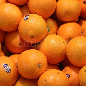 Sweet juicy Valencia Oranges 1kg Image